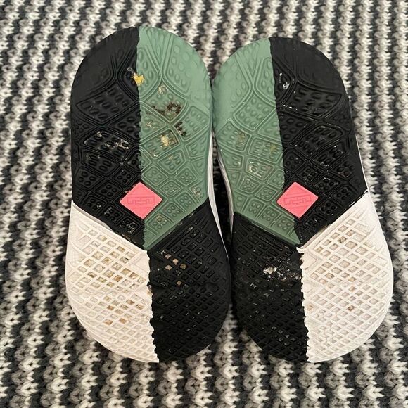 Nike Looney Tunes toddler sneaker baby size 5 - Picture 8 of 10